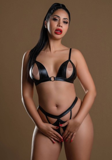 Set podprsenky s volným košíčkem a kalhotkami s volným klínem